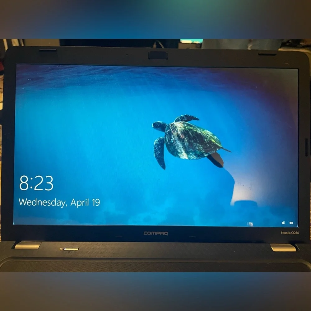 Windows laptop - Picture 2 of 4